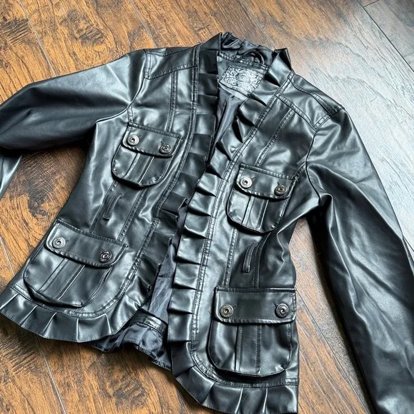 Dollhouse Culture black size medium jacked (Q7) - Picture 3 of 5